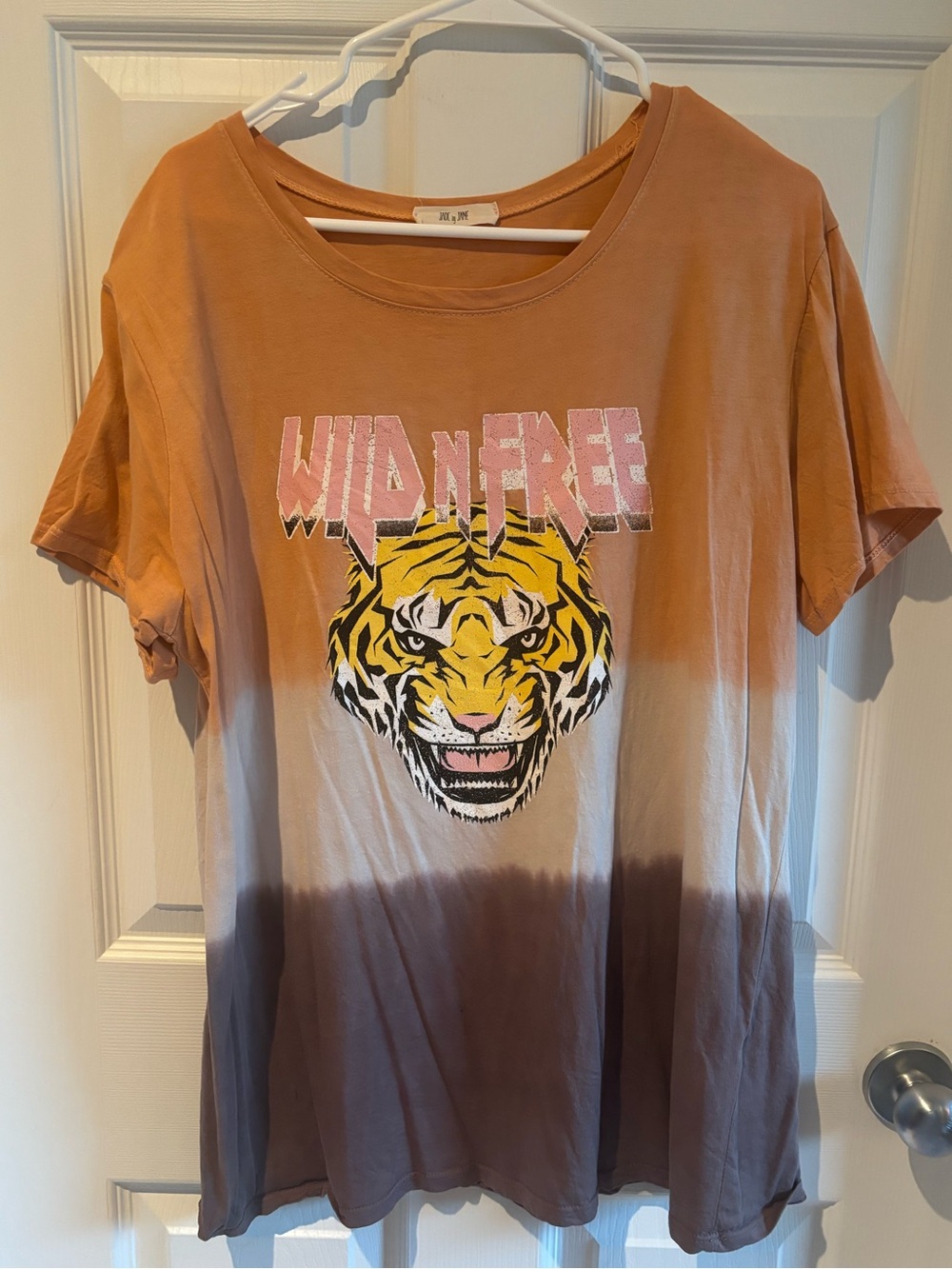 Wild N Free Tiger Graphic Short Sleeve Tee - Pink and Brown Ombre